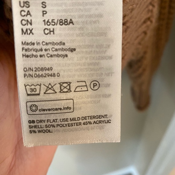 Cropped Mock neck knit sweater. Balloon sleeved, cinched waist line - Picture 3 of 3